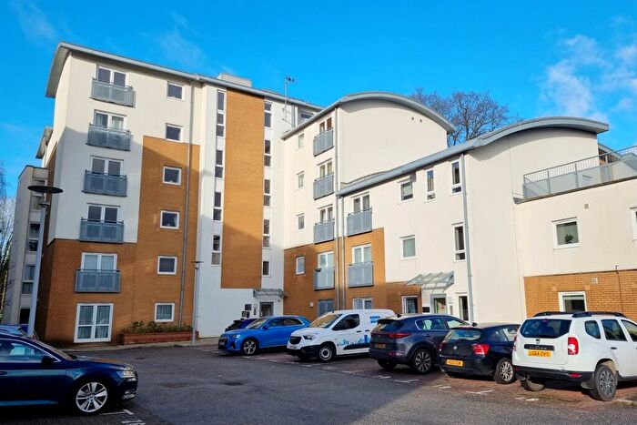 1 Bedroom Flat To Rent In Trafalgar Gardens, Crawley, West Sussex., RH10