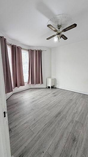 5 Bedroom Terraced House To Rent In Kingston Road, Ilford, Essex, IG1