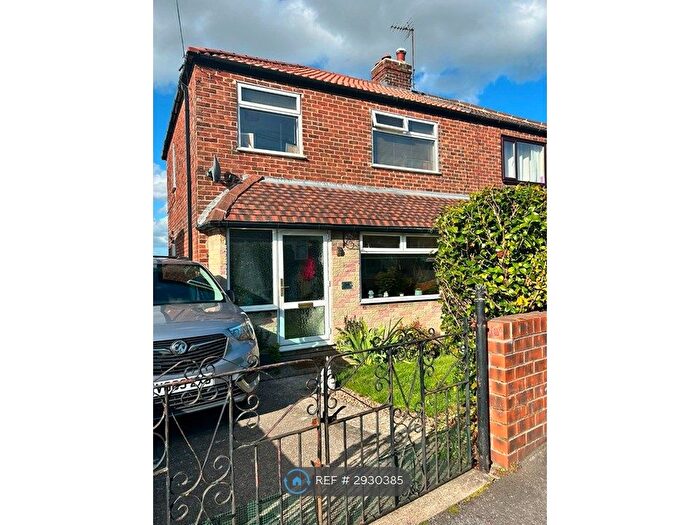 3 Bedroom Semi-Detached House To Rent In Cherry Tree Crescent, Rotherham, S66