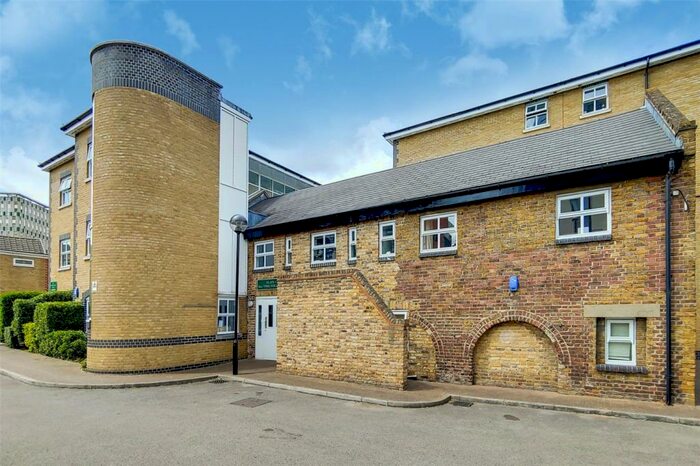Apartment To Rent In Twig Folly Close, London, E2