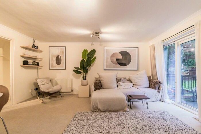 2 Bedroom Flat To Rent In Queensmere Road, London, SW19