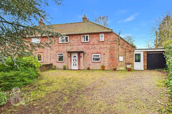 3 Bedroom Semi Detached House For Sale In Old Mill Road, Poringland, Norwich, NR14