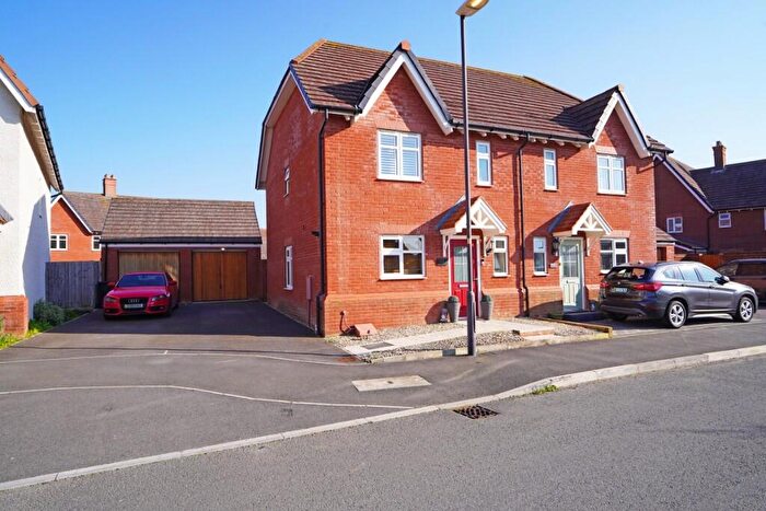 3 Bedroom Semi-Detached House For Sale In Mackay Crescent, Swindon, SN25