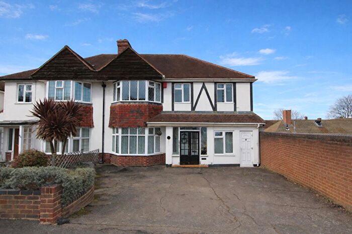 5 Bedroom Semi Detached House For Sale In Stanley Park Road, Carshalton, SM5