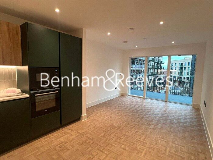 2 Bedroom Apartment To Rent In Danvers Avenue, London, SW11