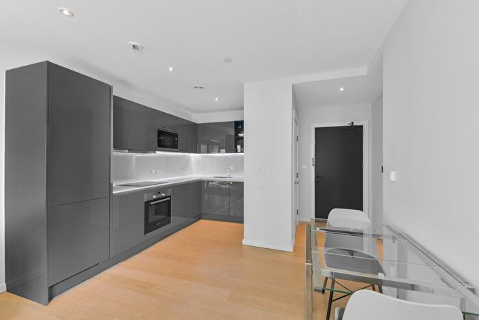 1 Bedroom Flat For Sale In Lantana Heights, Glasshouse Gardens, London, E20