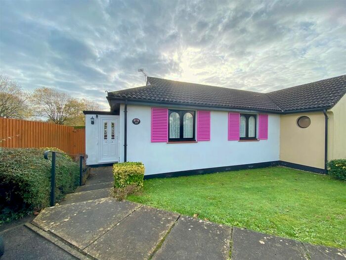 2 Bedroom Bungalow For Sale In Dewberry Drive, Roundswell, Barnstaple, Devon, EX31