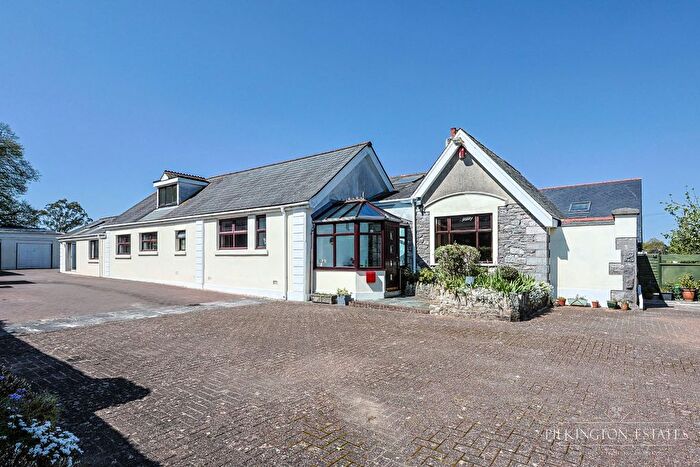 4 Bedroom Detached House For Sale In Plymouth, Devon, PL3