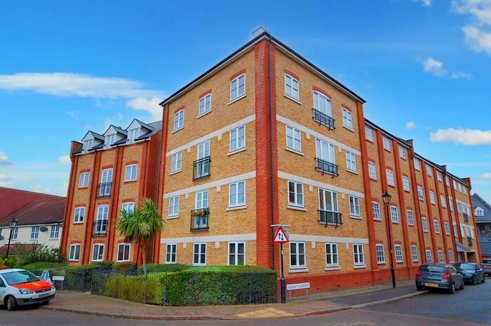 2 Bedroom Flat To Rent In Albany Gardens, Colchester, CO2