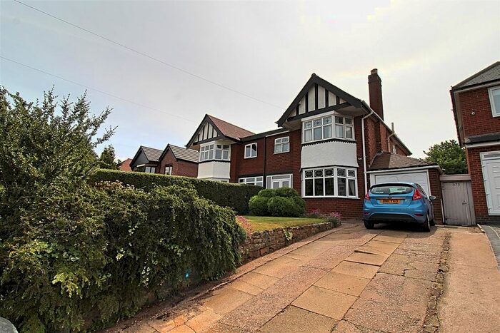 4 Bedroom Semi Detached House For Sale In Coleshill Road, Birmingham, B36