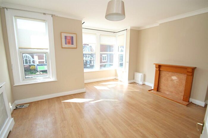 2 Bedroom Flat To Rent In London Road, Westcliff-On-Sea, SS0