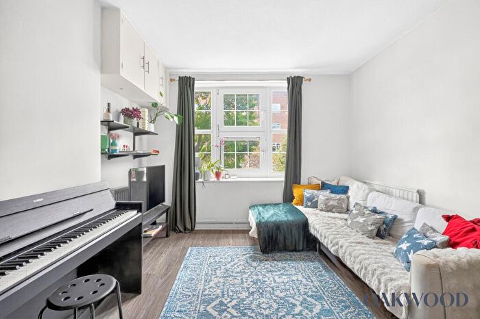 2 Bedroom Flat For Sale In Ormond House, Lordship Road, Stoke Newington, N16