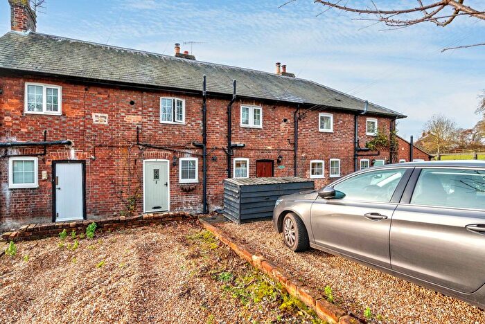 1 Bedroom Cottage For Sale In Station Road, Chartham, CT4