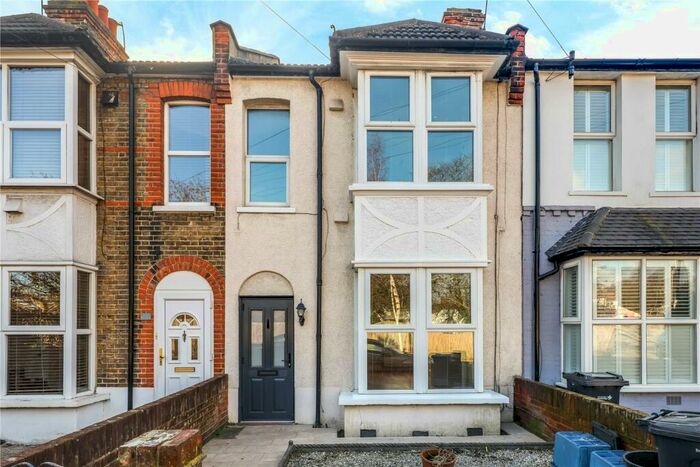 2 Bedroom House To Rent In Grove Hill, South Woodford, London, E18