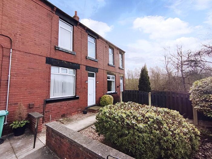 3 Bedroom Terraced House For Sale In Spark Lane, Mapplewell, Barnsley, S75