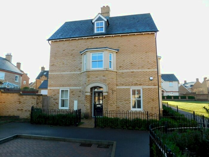 4 Bedroom Detached House To Rent In Burton Close, Fairfield, Hitchin, SG5