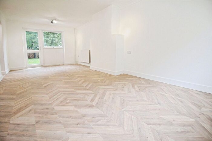 3 Bedroom Terraced House To Rent In Witchards, Basildon, Essex, SS16