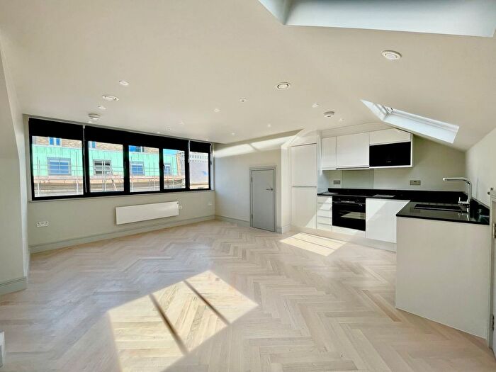 3 Bedroom Flat To Rent In Pilgrim Chambers, Newcastle Upon Tyne, NE1