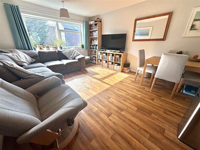 2 Bedroom Flat To Rent In Sharrow Vale Road, Sheffield, S11