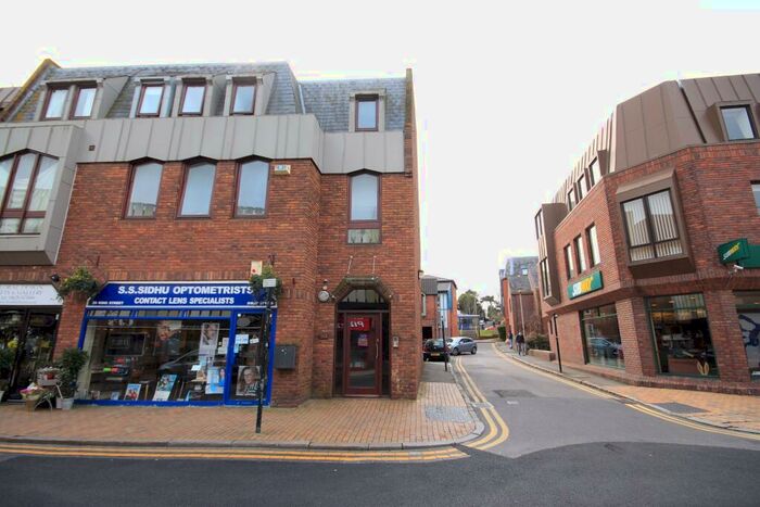 2 Bedroom Apartment To Rent In King Street, Maidenhead, Berkshire, SL6