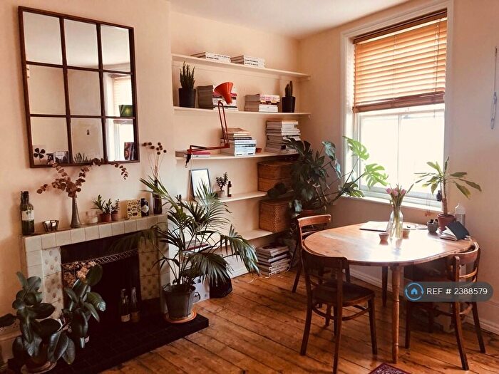 2 Bedroom Flat To Rent In Goldsmiths Row, London, E2