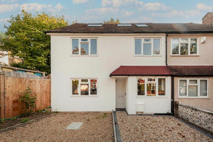 5 Bedroom Semi-Detached House To Rent In Fontaine Road, London, SW16