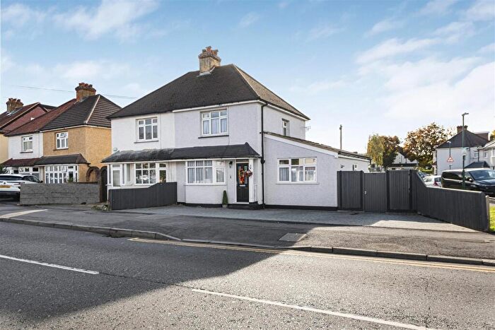 3 Bedroom Semi Detached House For Sale In Gander Green Lane, Cheam, Sutton, SM3