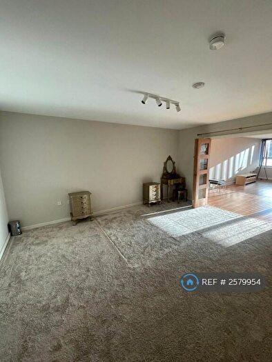 2 Bedroom Flat To Rent In White Croft Works, Sheffield, S3
