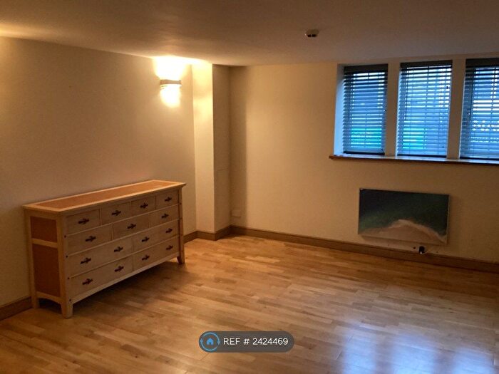 1 Bedroom Flat To Rent In Milnrow Rochdale, Milnrow, Rochdale, OL16