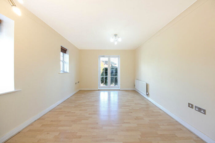 2 Bedroom Apartment To Rent In Seaton Square, London, NW7
