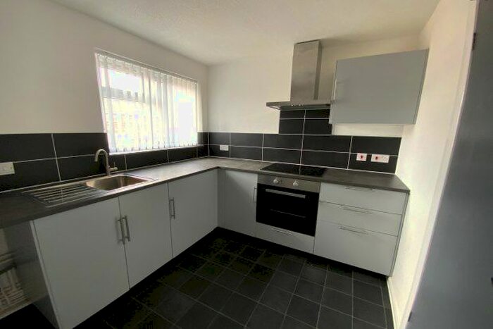 2 Bedroom Flat To Rent In Slim Road, Huyton, Liverpool, L36