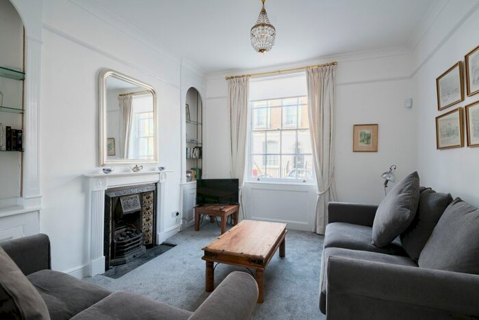2 Bedroom Detached House To Rent In Graham Terrace, London, SW1W