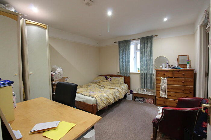 1 Bedroom Flat To Rent In Lawn Road, Southampton, SO17