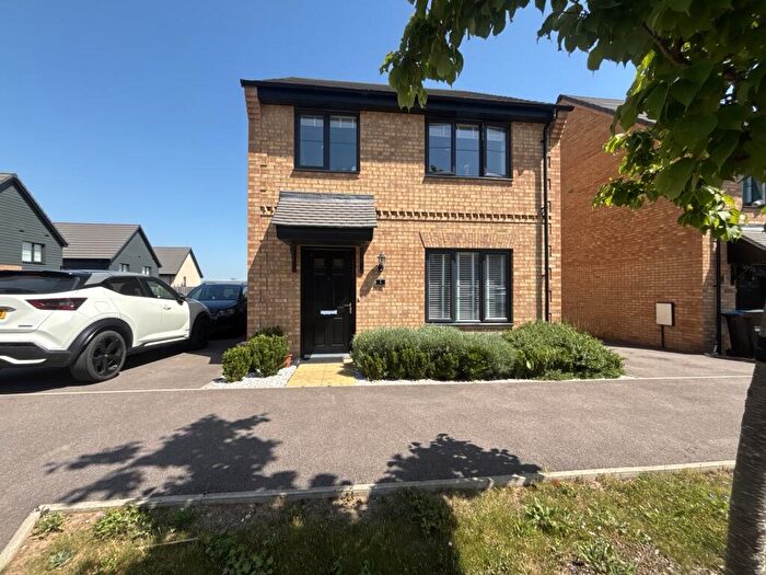 4 Bedroom Detached House To Rent In Limbrey Drive, MK46