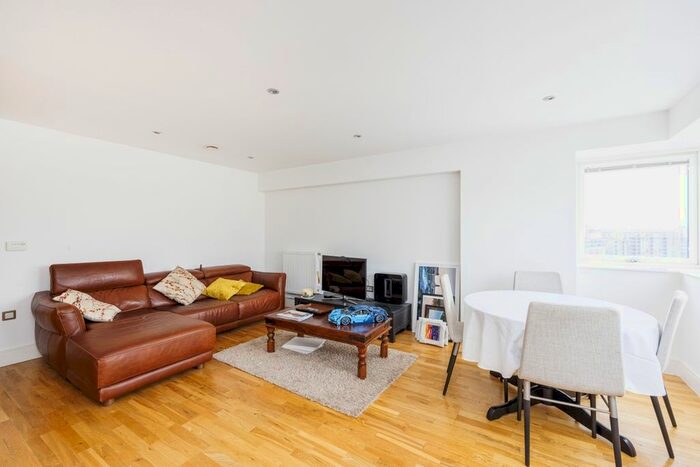 2 Bedroom Flat To Rent In Dowells Street, London, SE10