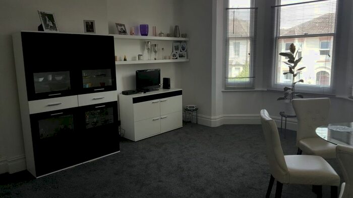 1 Bedroom Flat To Rent In Chaucer Road, Bedford, MK40