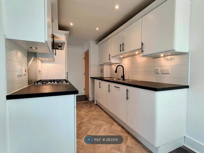 1 Bedroom Flat To Rent In Phalarope Way, St. Marys Island, Chatham ME4