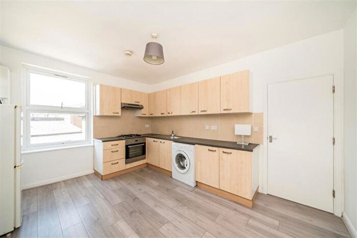2 Bedroom Flat To Rent In Charlton Church Lane, Charlton, SE7