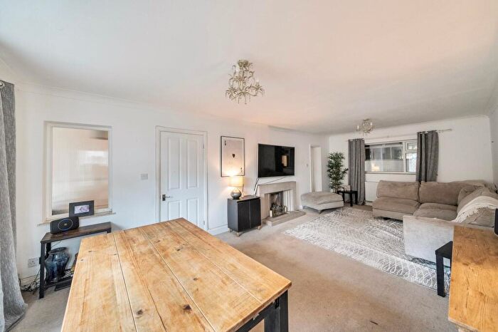 3 Bedroom Detached House For Sale In Westhall Park, Warlingham, CR6