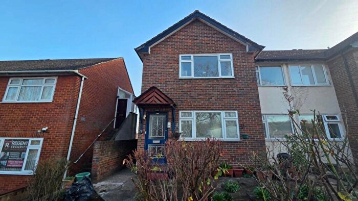 2 Bedroom Maisonette To Rent In Buckhurst Hill, IG9