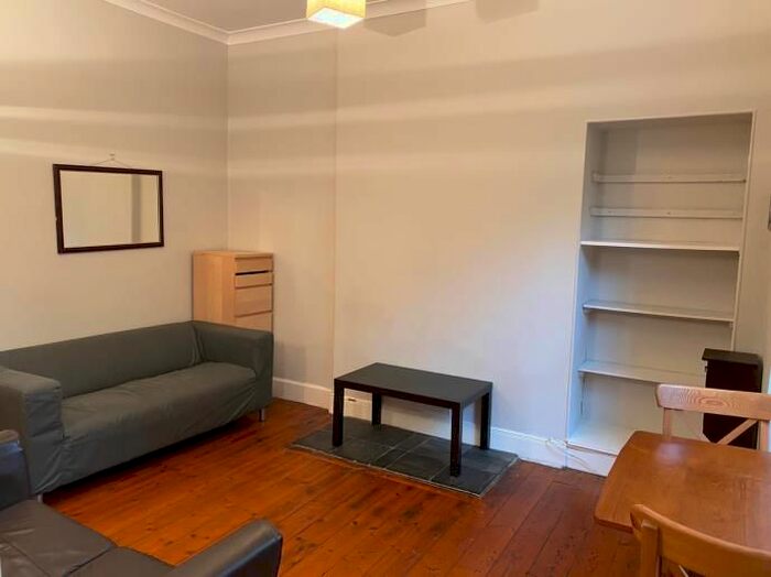 2 Bedroom Flat To Rent In Spittal Street, Edinburgh, EH3