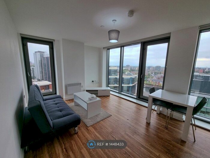 2 Bedroom Flat To Rent In Michigan Point Tower A, Salford, M50