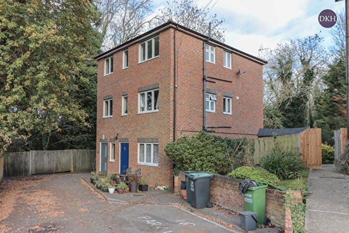 2 Bedroom Flat To Rent In Romilly Drive, Carpenders Park, Hertfordshire, WD19