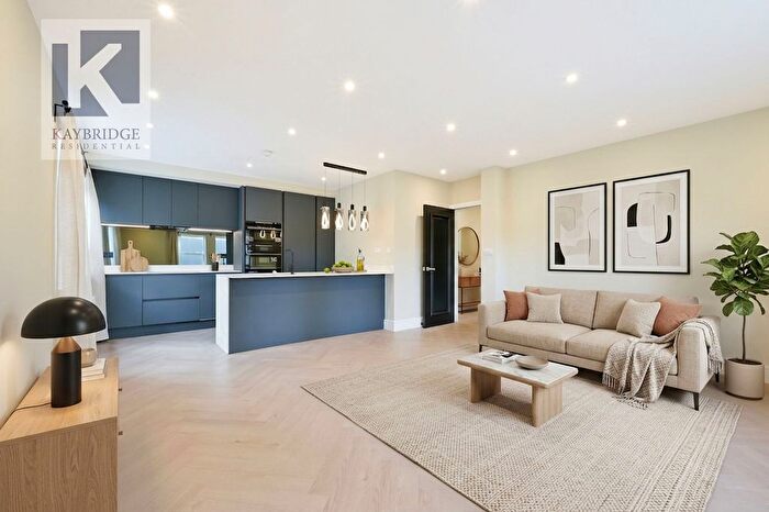 2 Bedroom Flat For Sale In Cedar Road, Sutton, SM2