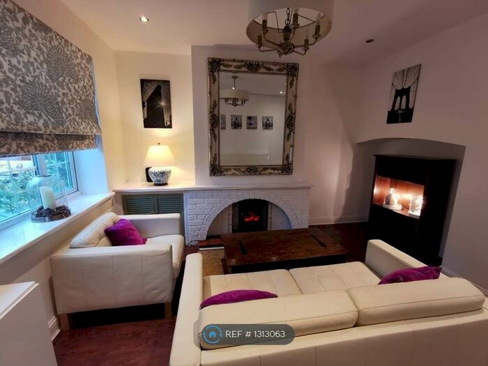 3 Bedroom End Of Terrace House To Rent In Lawrence Road, Altrincham, WA14