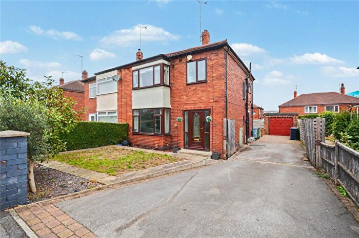 3 Bedroom Semi Detached House For Sale In Heath Place, Beeston, Leeds, LS11