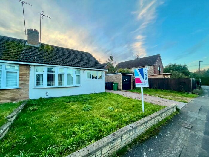 5 Bedroom Semi-Detached House To Rent In Offa Drive, Kenilworth, CV8