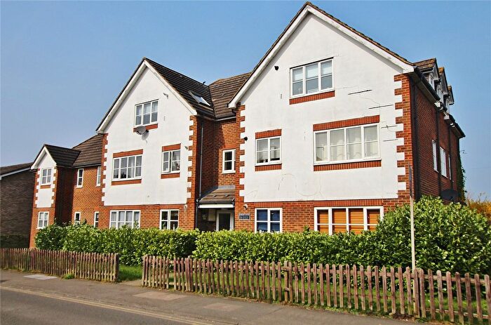 1 Bedroom Flat For Sale In Knaphill, Woking, Surrey, GU21