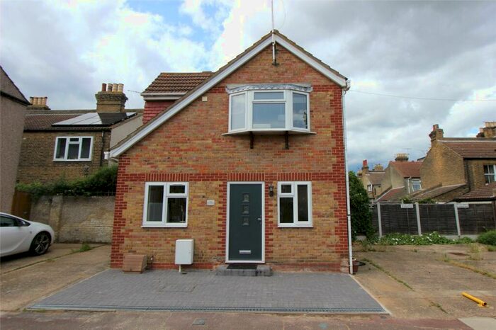 1 Bedroom Detached House To Rent In Gordon Place, Southend-on-Sea, SS1