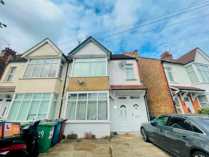 2 Bedroom Flat To Rent In Welldon Crescent, Harrow, HA1